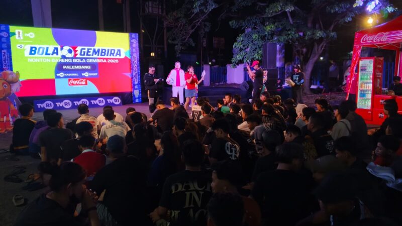Ribuan Warga Padati Nobar Resmi Piala Dunia 2026 di TVRI Sumsel, UMKM Lokal Kebanjiran Pengunjung
