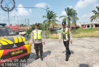 Personel Polsek Buay Madang Timur melaksanakan patroli pagi dan Kegiatan Rutin Yang Ditingkatkan (KRYD) di kawasan Jalan Desa Kumpul Rejo, Kecamatan Buay Madang Timur, OKU Timur. 