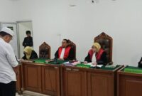 Saat majelis hakim bacakan putusan terhadap terdakwa Alamsyah di sidang PN Tipikor Palembang, Kamis (9/7/2026)