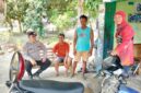 Personel Polsek Buay Madang Timur, Aiptu M Ali Amin, berdialog langsung memberikan imbauan Kamtibmas kepada warga di Desa Berasan Mulya, Kecamatan Buay Madang Timur, Kabupaten OKU Timur. 