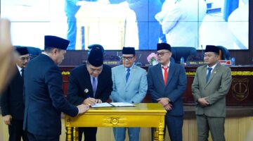 Tiga Raperda Strategis Disepakati Bersama Langkah Perkuat Tata Kelola Keuangan, Kelembagaan Daerah, dan Pelayanan Kepada Masyarakat.