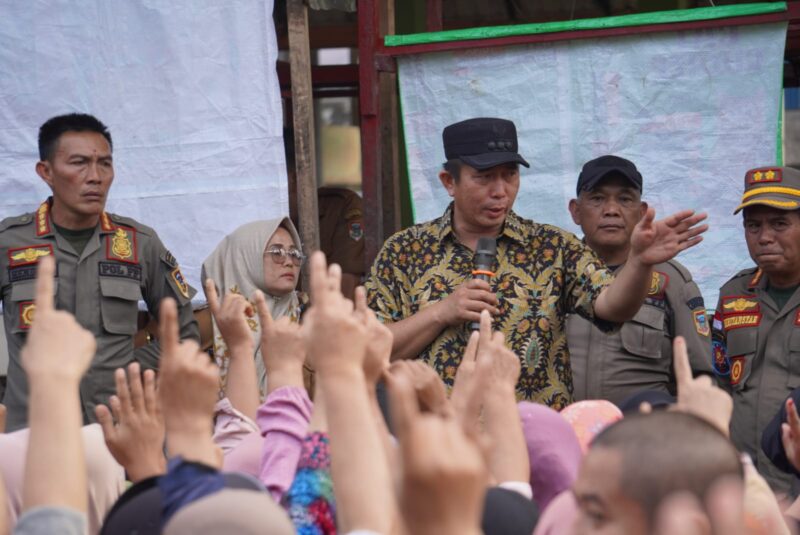 fhoto : penertiban pasar nendagung, walikota pagar alam undi lapak pedagang