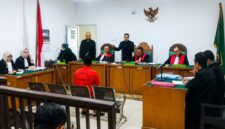 Saat majelis hakim bacakan putusan terhadap terdakwa Rendi disidang PN Palembang, Selasa (14/7/2026)