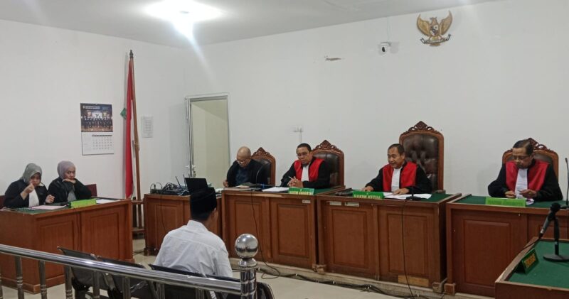 Saat JPU bacakan  dakwaan terdakwa Korupsi Layanan BTN e-Batara Pos di sidang PN Tipikor Palembang, Rabu (15/7/2026)
