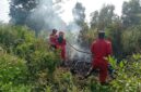 Personel Manggala Agni saat lakukan pemadaman. Foto: Manggala Agni.