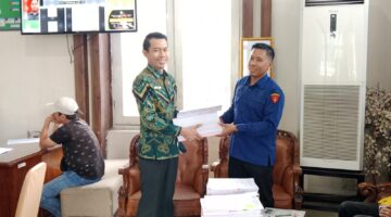 Saat tim kejari Palembang Melimpahkan berkas tiga tersangka ke PN Tipikor Palembang, Kamis (16/7/2026)
