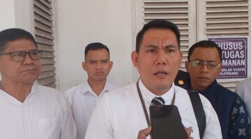 Saat Tim kuasa hukum Yansori, Sapriadi Syamsudin SH MH ditemui di PN Palembang, Kamis (16/7/2026)