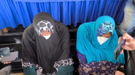 Kedua pelaku saat dihadirkan dalam press release di Polsek Sako Palembang.