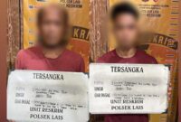 Kedua pelaku saat diamankan. Foto: polisi.