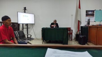 Saat terdakwa Yunas disidang PN Palembang, Senin (20/7/2026)