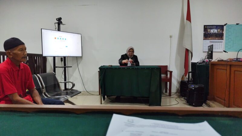 Saat terdakwa Yunas disidang PN Palembang, Senin (20/7/2026)