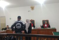 Momen saat korban dan terdakwa saling bermaaf-maafan terjadi dalam persidangan yang digelar di Pengadilan Negeri (PN) Palembang, Senin (20/7/2026).