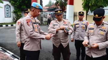 Cek Kedisiplinan, Propam Polres Muba Periksa Kelengkapan Anggota.