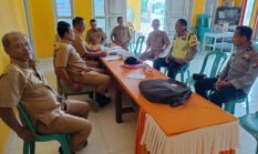 Perkuat Sinergi, Personel Polsek Buay Madang Timur Gelar Sambang Kamtibmas ke Kantor Desa Sumber Asri