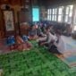 Jasad petani dibawa ke rumah duka. Foto: polisi.