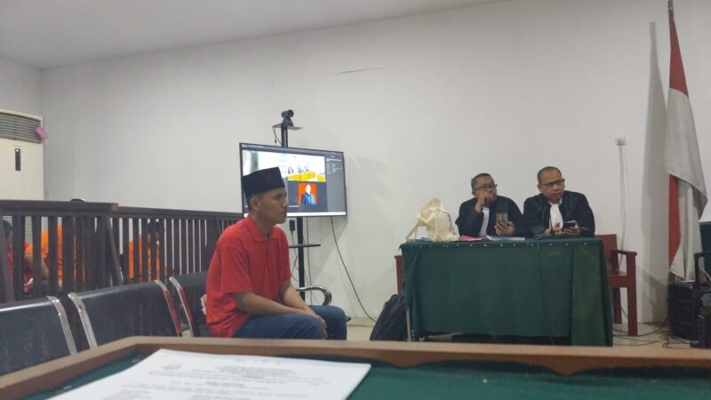 Saat  Terdakwa Indra dihadirkan disidang PN palembang, Selasa (21/7/2026)