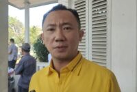 Kuasa hukum M. Jamil dan Dede Parasade, Redho Junaidi, SH, MH, memberikan keterangan usai sidang perdana di PN Palembang, Kamis (23/7/2026).