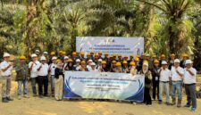 Kurangi Kehilangan Hasil, 133 Pekebun Sawit Muara Enim Ikuti Pelatihan Teknik Panen dan Pascapanen