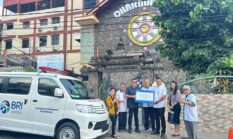 BRI Serahkan Mobil Jenazah untuk Yayasan Buddhakirti, Dukung Pelayanan Sosial Masyarakat