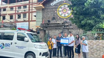 BRI Serahkan Mobil Jenazah untuk Yayasan Buddhakirti, Dukung Pelayanan Sosial Masyarakat