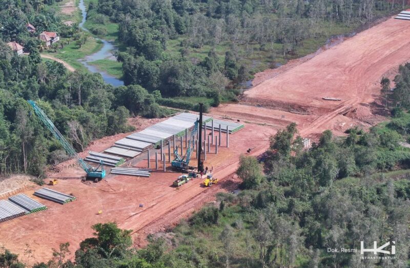 Proses pembangunan Tol Betung-Jambi Seksi 1B. Foto: Hutama Karya.