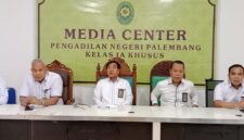 Foto ketua PN Palembang Kelas IA Khusus, Dr. I Nyoman Wiguna, SH, MH,saat gelar Pers Senin (27/7/2026