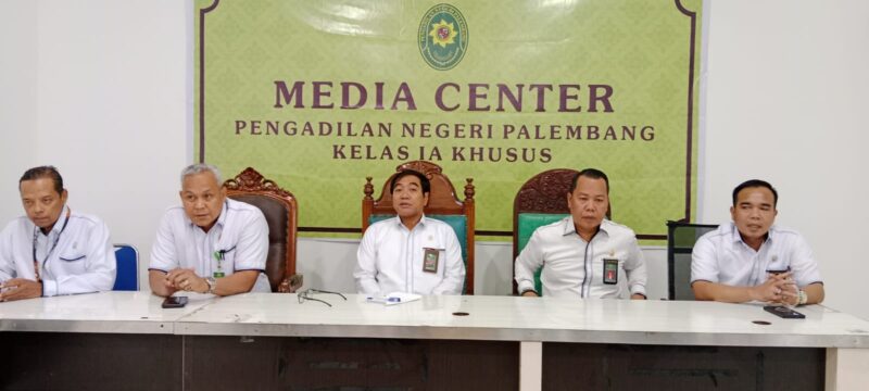 Foto ketua PN Palembang Kelas IA Khusus, Dr. I Nyoman Wiguna, SH, MH,saat gelar Pers Senin (27/7/2026