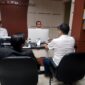 Foto :  korban Baju Putih didampingi kuasa hukumnya