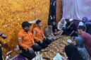 Korban dibawa ke rumah duka. Foto: Basarnas Palembang.