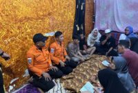 Korban dibawa ke rumah duka. Foto: Basarnas Palembang.