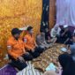 Korban dibawa ke rumah duka. Foto: Basarnas Palembang.