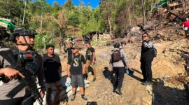 Ditkrimsus Polda Gorontalo Police Line Lubang Tambang Emas dI Bone Bolango