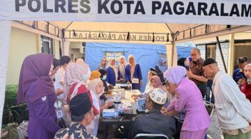 fhoto : pelayanan kesehatan gratis dalam rangka kunjungan kapolda sumsel ke kota pagar alam