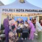 fhoto : pelayanan kesehatan gratis dalam rangka kunjungan kapolda sumsel ke kota pagar alam