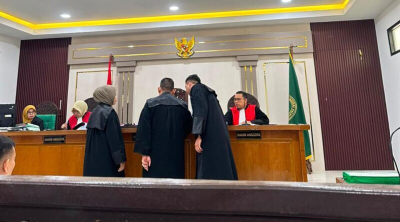 Suasana sidang di Pengadilan Tipikor Palembang saat JPU membacakan tuntutan terhadap terdakwa Yansori dalam perkara dugaan korupsi penjualan lahan kawasan hutan, Kamis (30/7/2026).