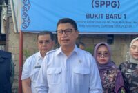Kepala BPOM RI, Prof. Dr. Taruna Ikrar saat diwawancarai langsung usai menyidak SPPG Bukit Baru I, Palembang, Jum’at (31/7/2026). Foto: Tia