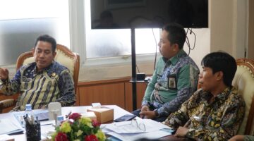 Pemkot Palembang Bahas Usulan Pengurus Masjid Agung Untuk Menata PKL 
