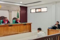 Saat tim kuasa hukum terdakwa Yansori, Sapriadi Syamsudin, SH. MH.membacakan nota pembelaan di sidang PN Tipikor 
Palembang, Senin (3/8/2026)