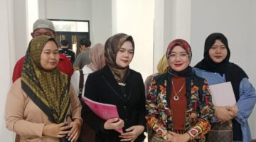 Tim kuasa hukum korban dari LBH Bima Sakti Palembang, Dr. Conie Pania Putri, SH.MH.didampingi Indah Permatasari, SH.saat ditemui di PN Palembang, Senin (3/8/2026)
