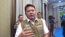 Gubernur Sumsel, Herman Deru saat diwawancarai di Griya Agung Palembang, Senin (3/8/2026). Foto: Tia