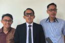Tim penasihat hukum terdakwa.Riza Faisal Ismed SH saat ditemui di PN Tipikor Palembang, Rabu (5/8/2026)