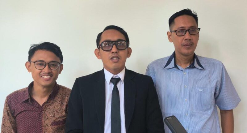 Tim penasihat hukum terdakwa.Riza Faisal Ismed SH saat ditemui di PN Tipikor Palembang, Rabu (5/8/2026)