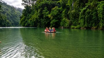 Tim SAR Gabungan cari korban di Sungai Selabung. Foto: Basarnas Palembang.