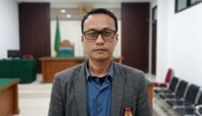 kuasa hukum Iwan Tuaji, Tabrani SH MH,saat ditemui di PN Palembang, Kamis (6/8/2026)