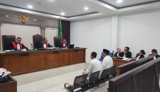 Saat kedua terdakwa dihadirkan diruang sidang di PN Tipikor Palembang, Kamis (6/8/2026)