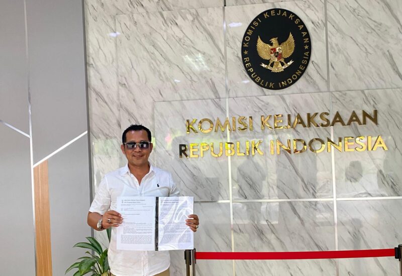 Foto Direktur Eksekutif SIRA, Rahmat Sandi Iqbal, SH saat berada di komisi Kejaksaan RI, Jumad (7/8/2026)