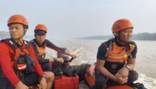Tim SAR Gabungan saat cari korban di Muara Lalan. Foto: Basarnas Palembang.