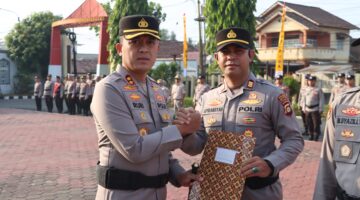 Kapolres Muba AKBP Ruri Prastowo, S.H, S.I.K, M.I.K Berikan Penghargaan kepada 64 Personel Berprestasi