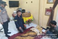 Foto korban di rumah duka