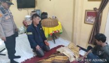 Foto korban di rumah duka